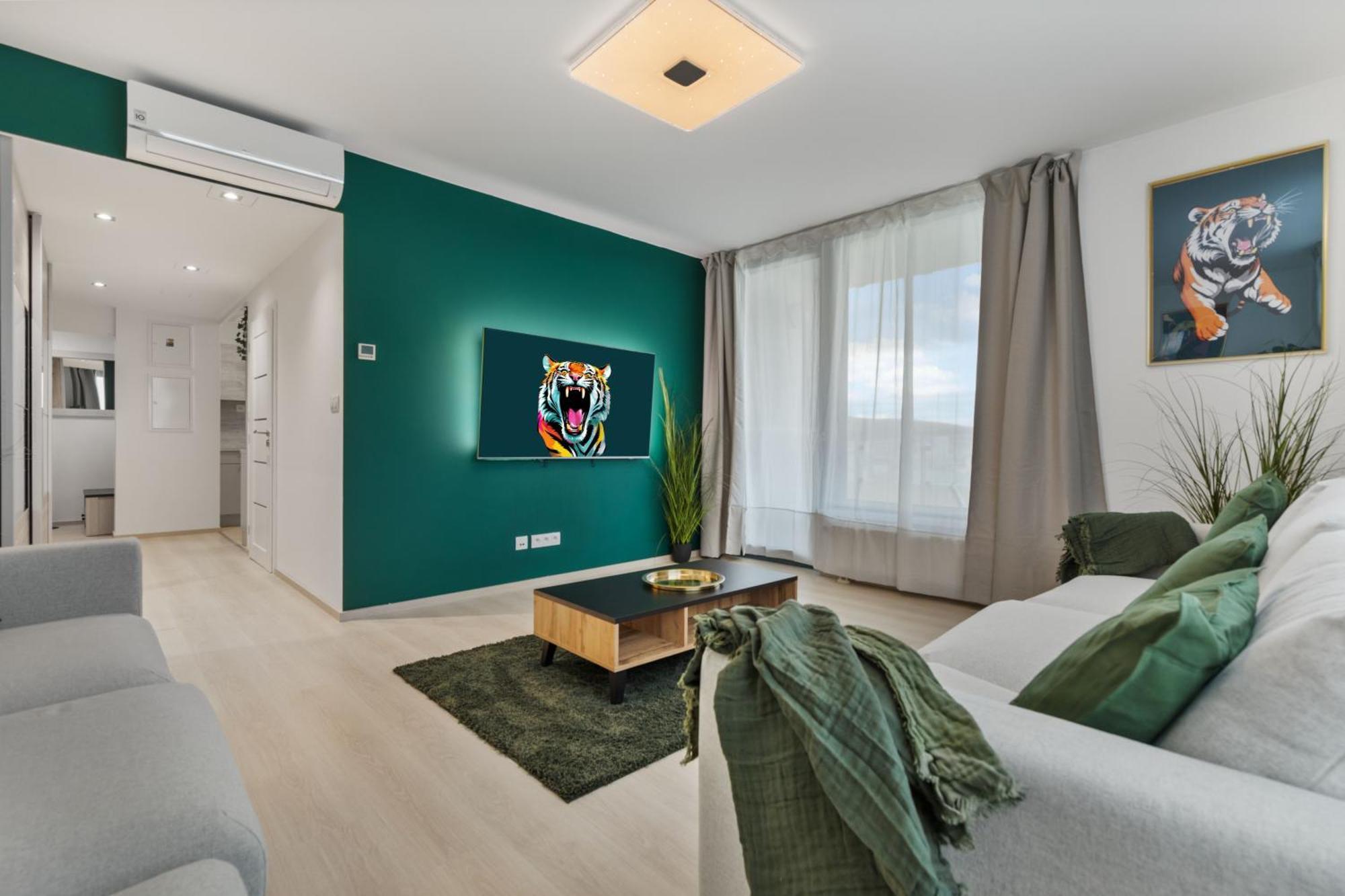 Apartament Lam Jungle - Sky View 21 Floor - Free Parking *