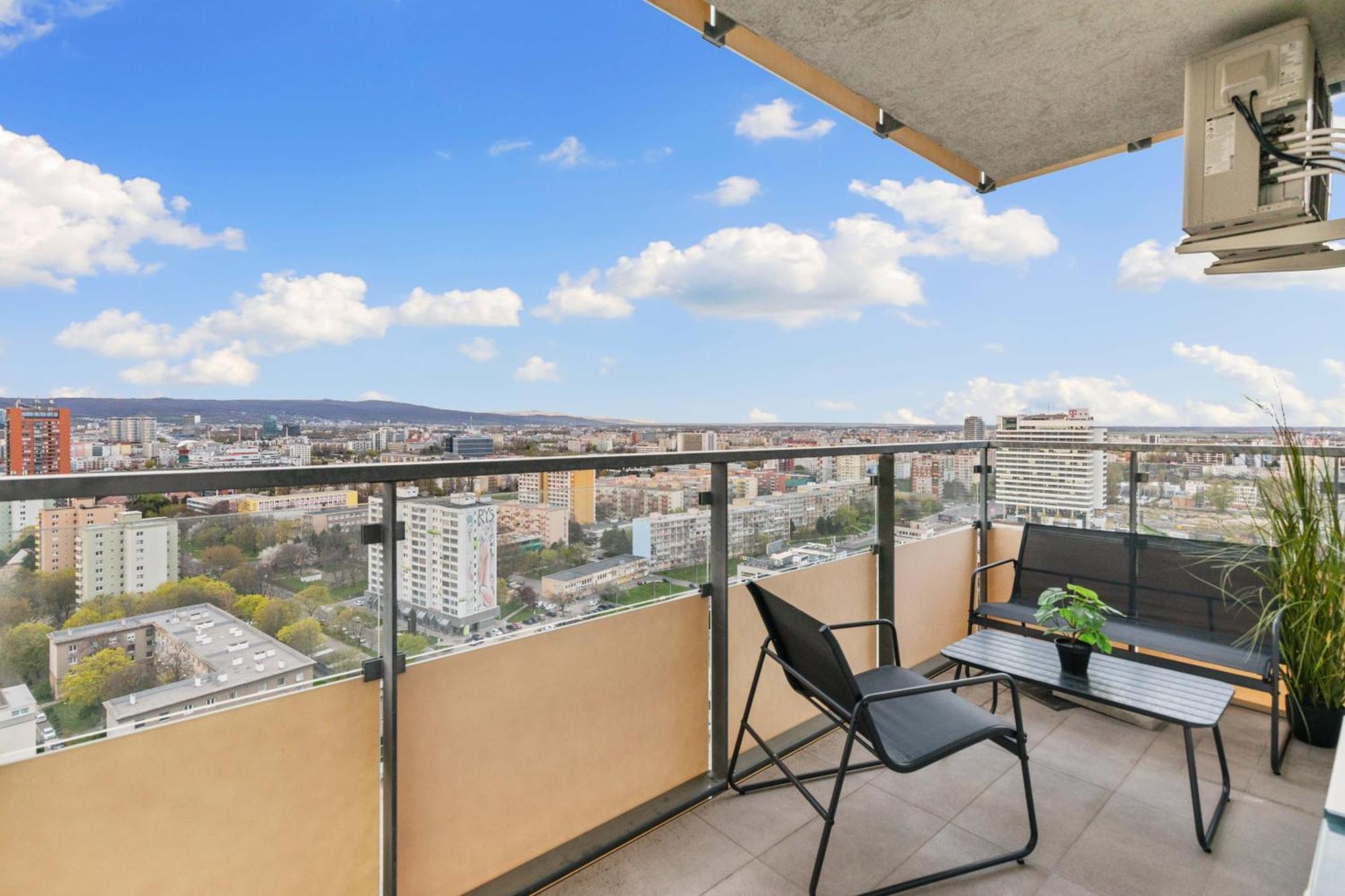 Lam Jungle - Sky View 21 Floor - Free Parking Bratysława