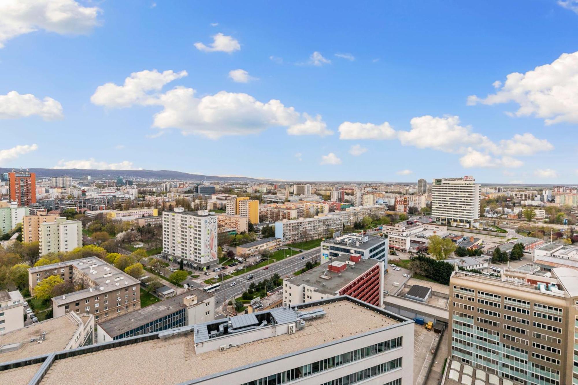 Lam Jungle - Sky View 21 Floor - Free Parking * Bratysława